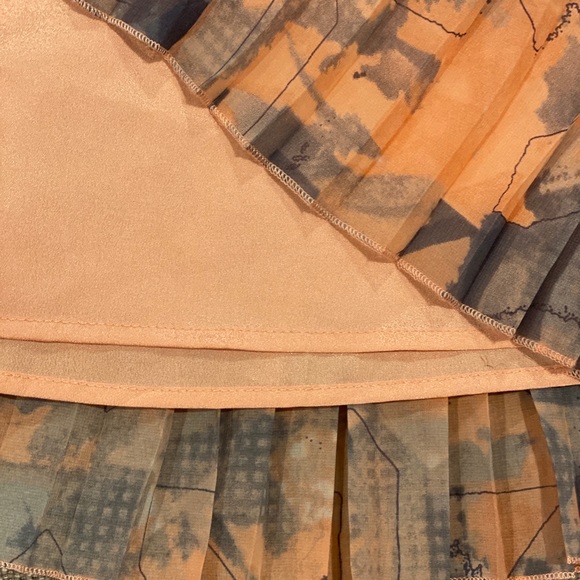 NWOT: BCBGeneration Pleated Skirt Sz: L - Picture 3 of 7